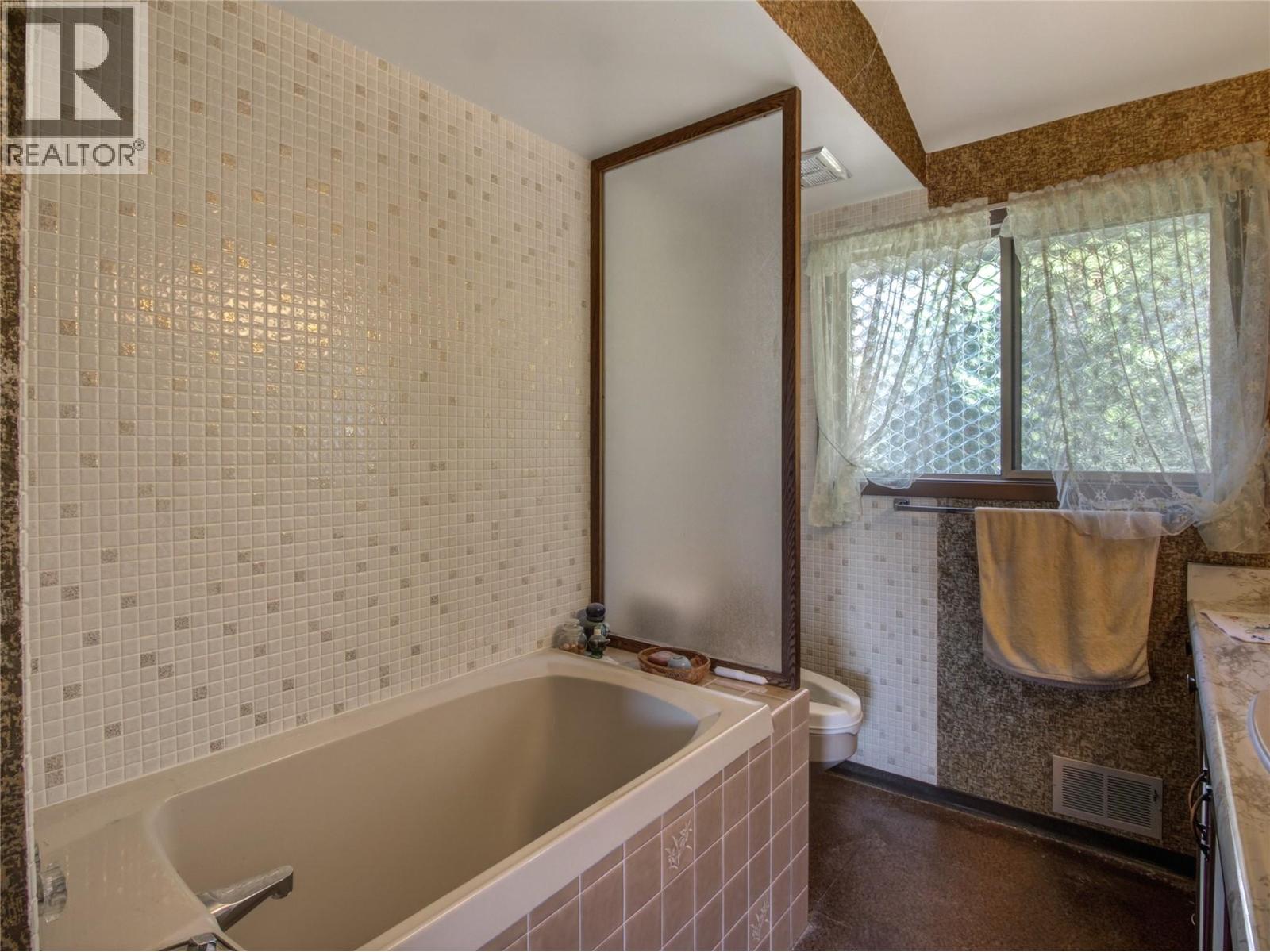  2110 Naramata Road, Naramata