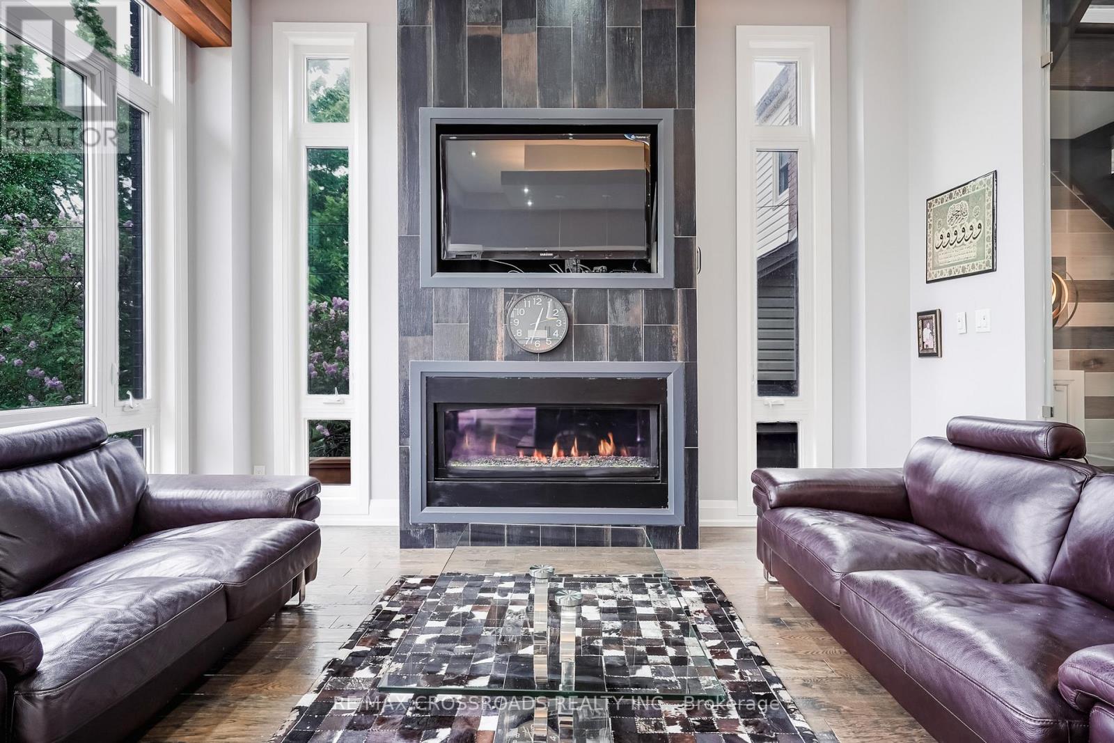1A ROBLIN AVENUE - 14
