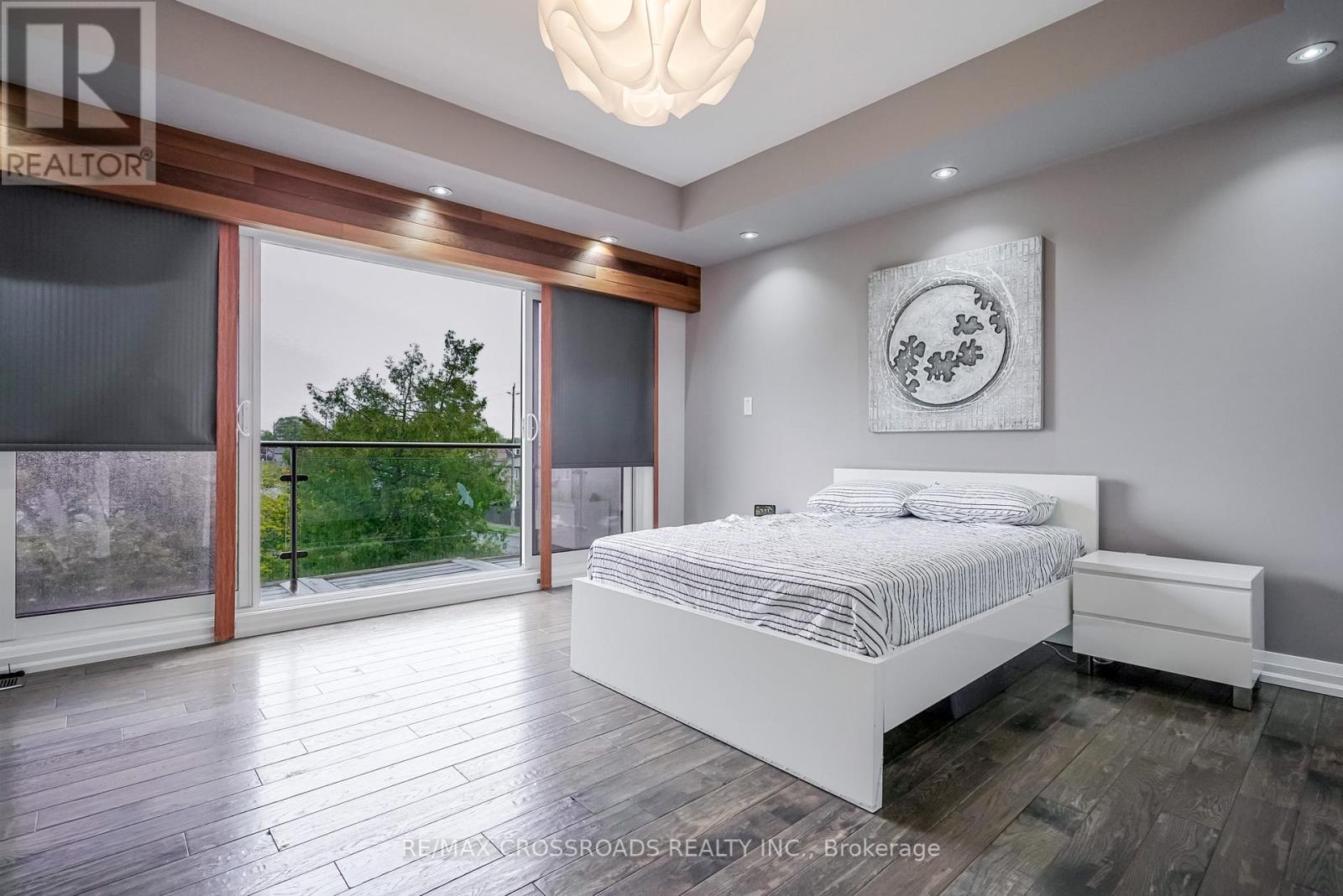 1A ROBLIN AVENUE - 23