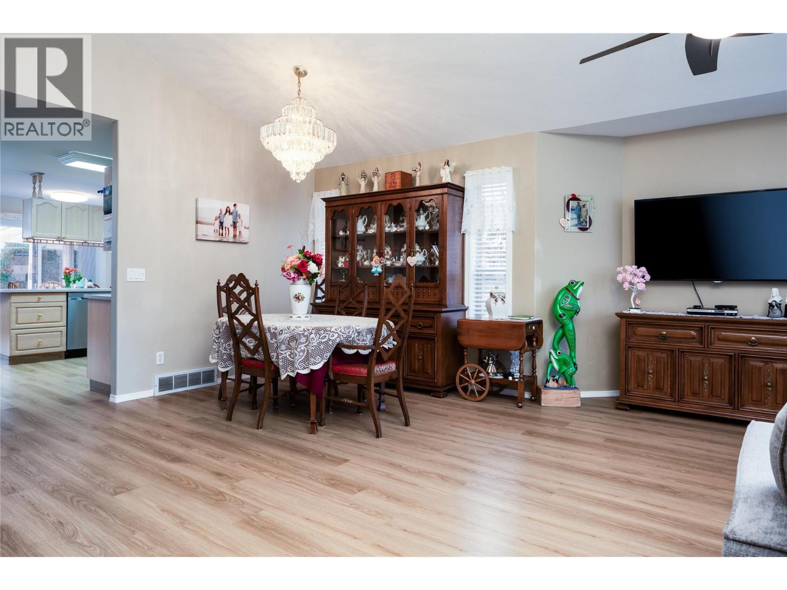 #128 2250 LOUIE DRIVE - 12