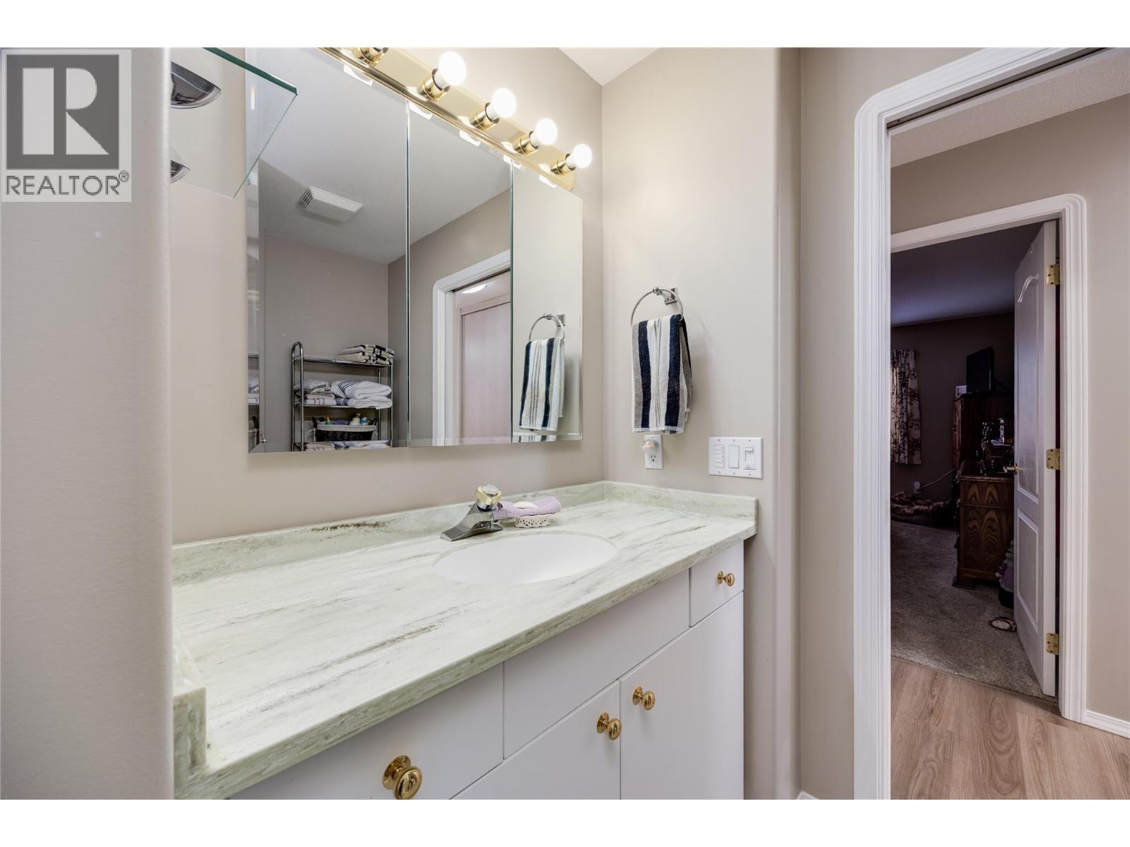 #128 2250 LOUIE DRIVE - 16