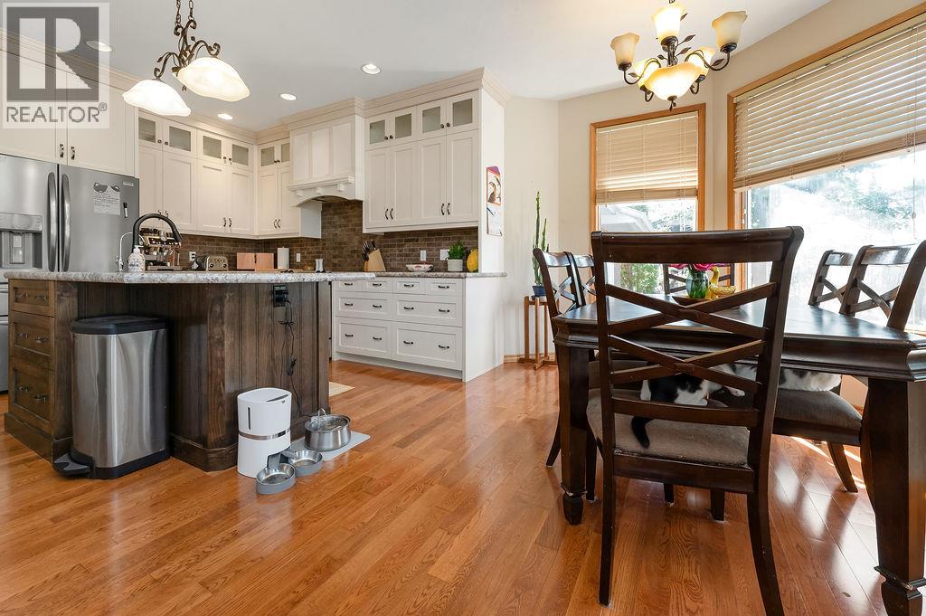 1002 WESTRIDGE DRIVE - 11