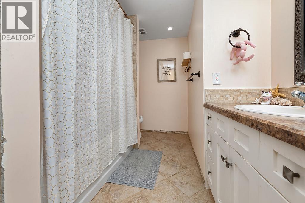 1002 WESTRIDGE DRIVE - 23