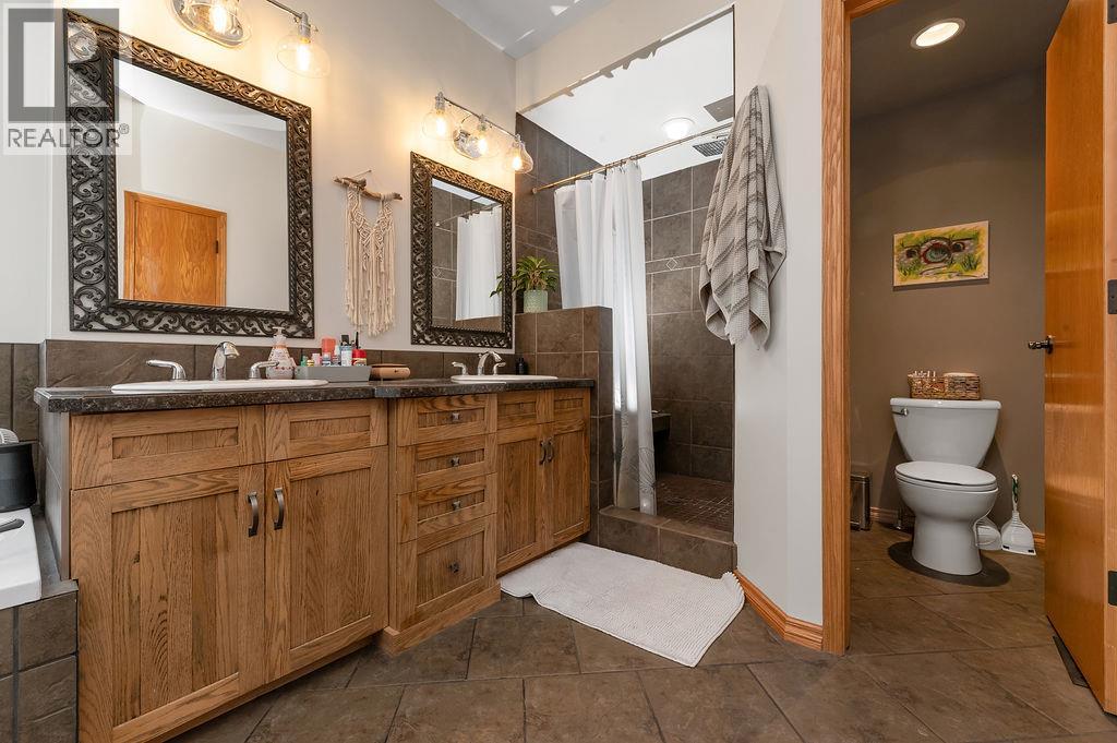 1002 WESTRIDGE DRIVE - 27