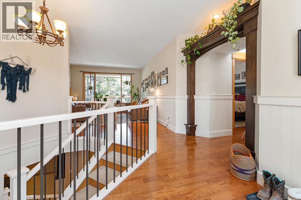 1002 WESTRIDGE DRIVE - 29