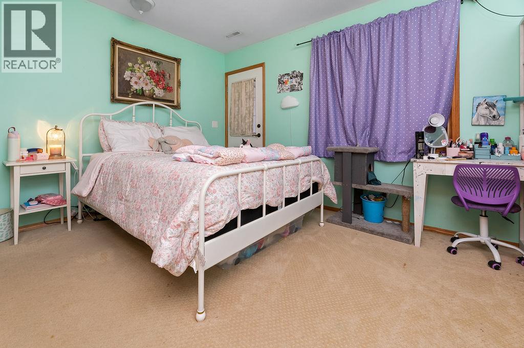 1002 WESTRIDGE DRIVE - 16