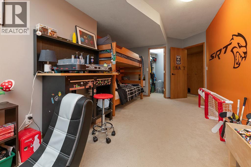 1002 WESTRIDGE DRIVE - 20