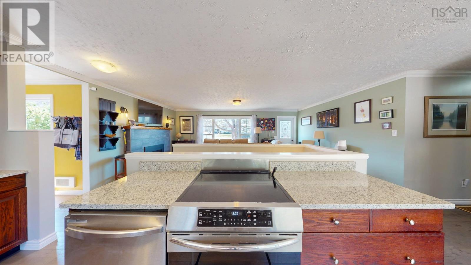 Property 11 of 41 of 123 Minas Crescent