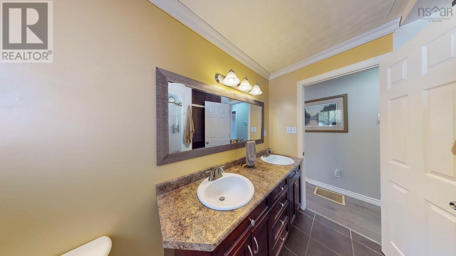 Property 23 of 41 of 123 Minas Crescent