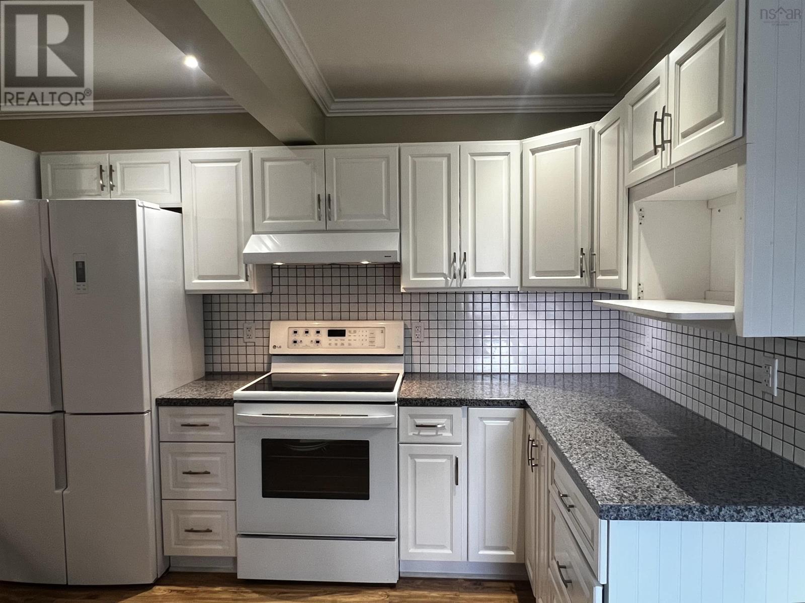 Property 36 of 45 of 1948 Dufferin Street