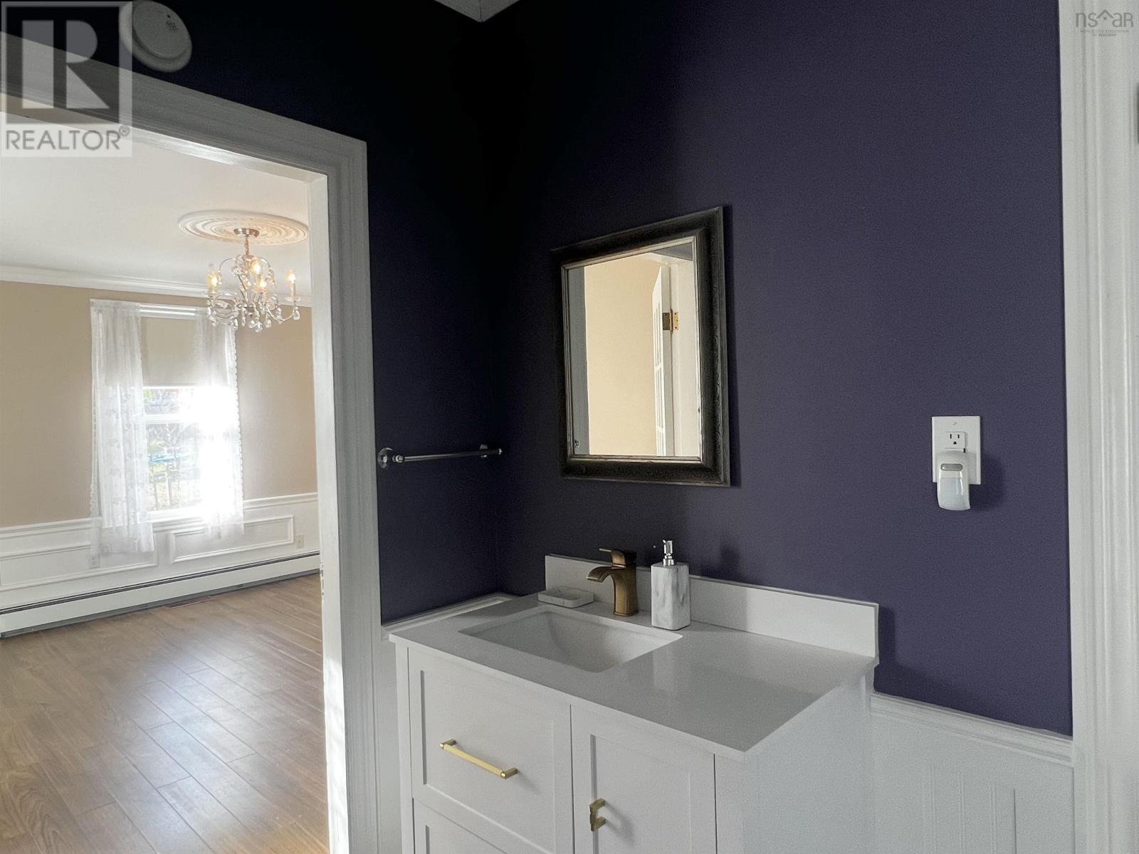 Property 25 of 45 of 1948 Dufferin Street