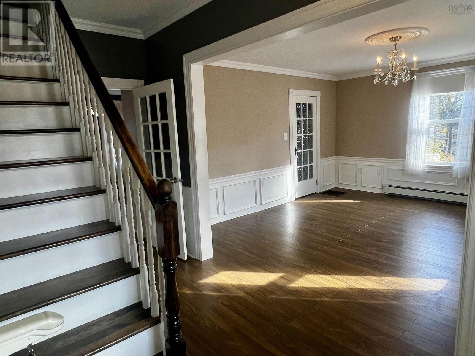 Property 17 of 45 of 1948 Dufferin Street