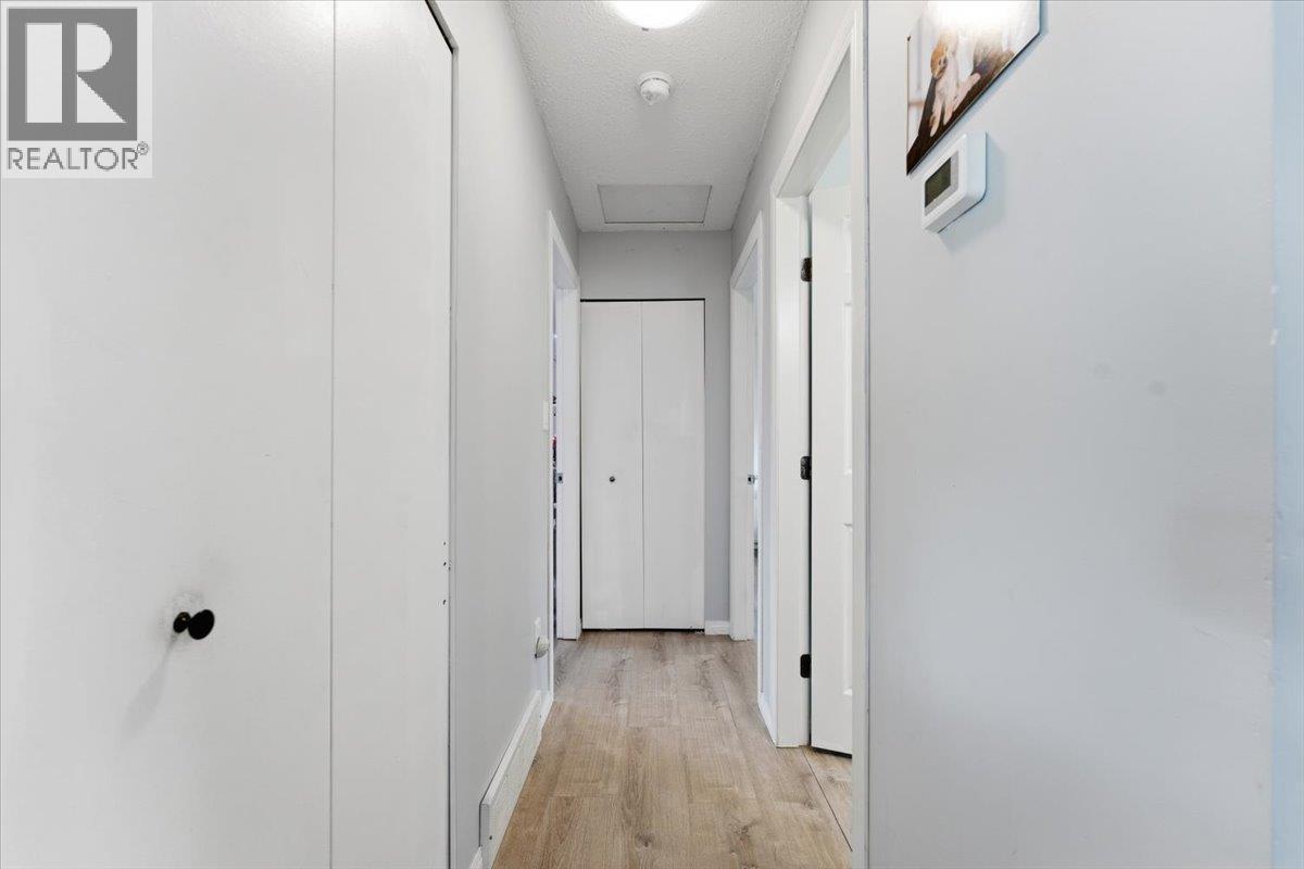 330 27 Street NE - 13