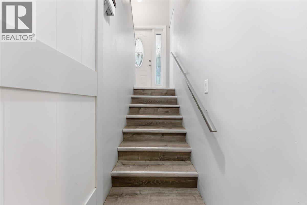 330 27 Street NE - 18