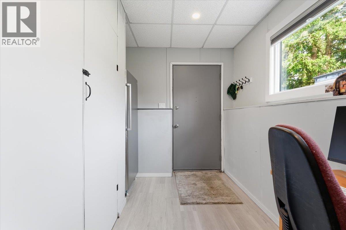 330 27 STREET NE - 27