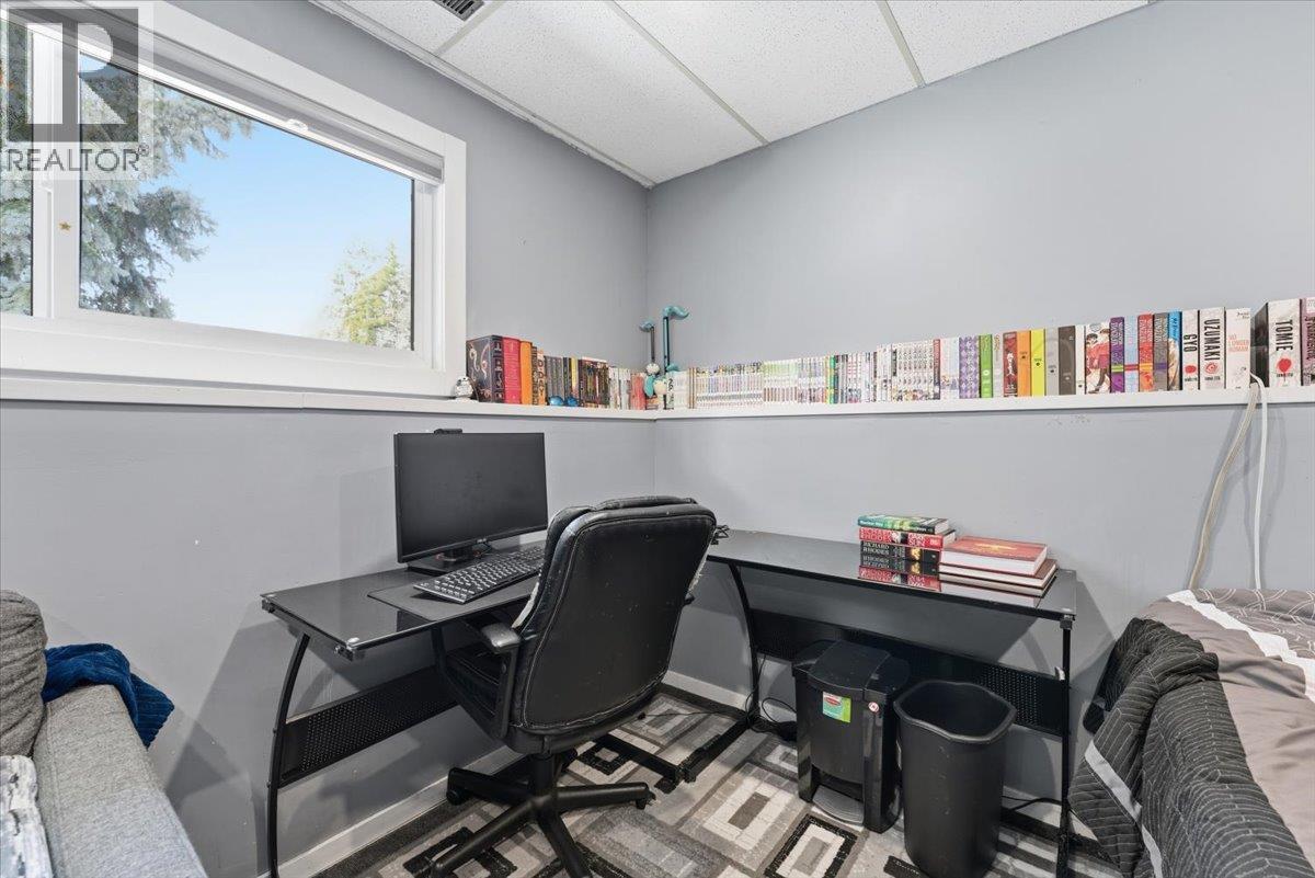 330 27 Street NE - 29
