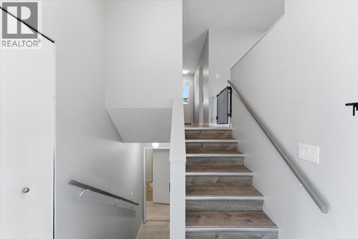 330 27 Street NE - 3