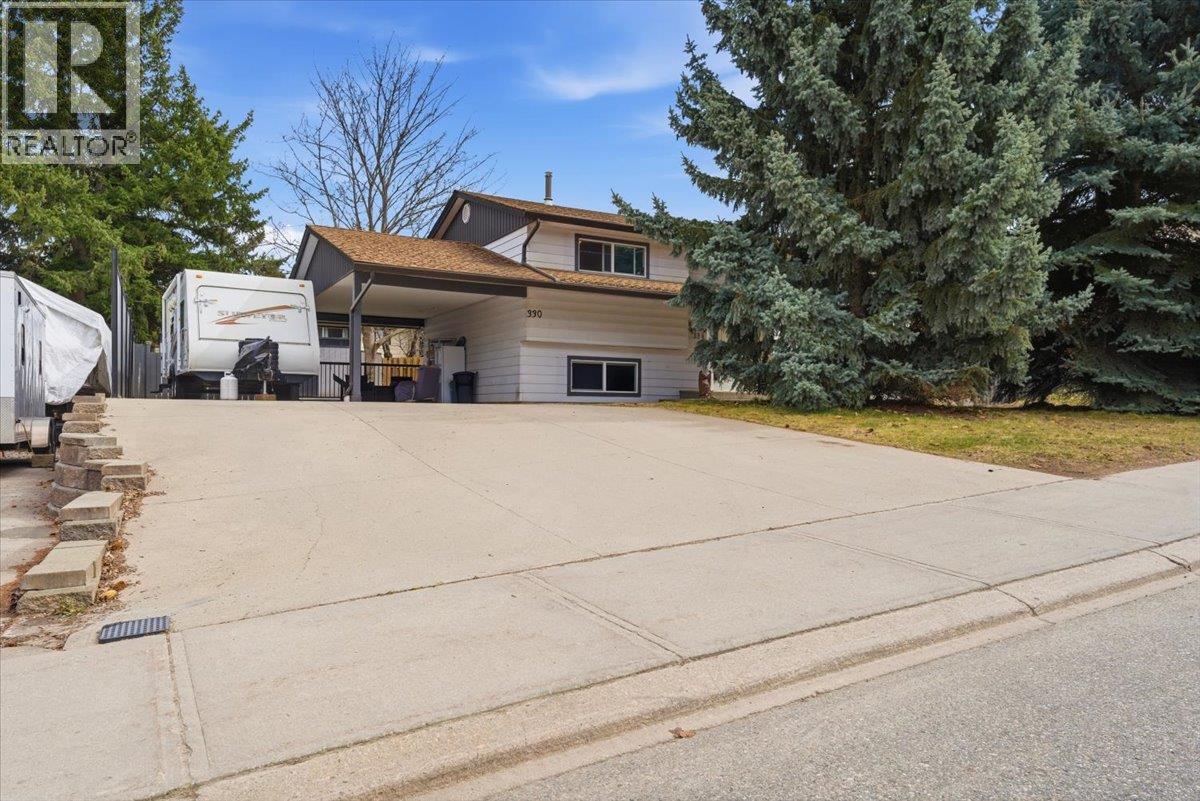 330 27 STREET NE - 31