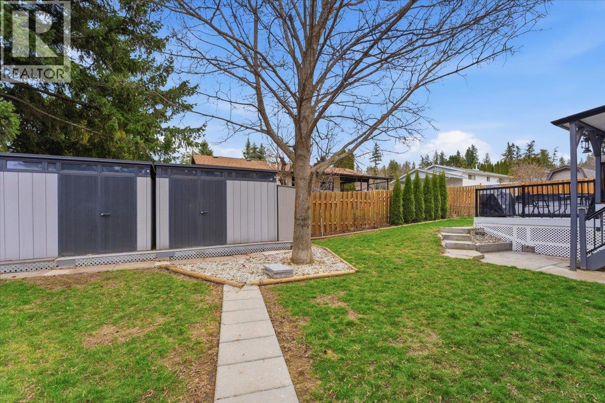 330 27 STREET NE - 33