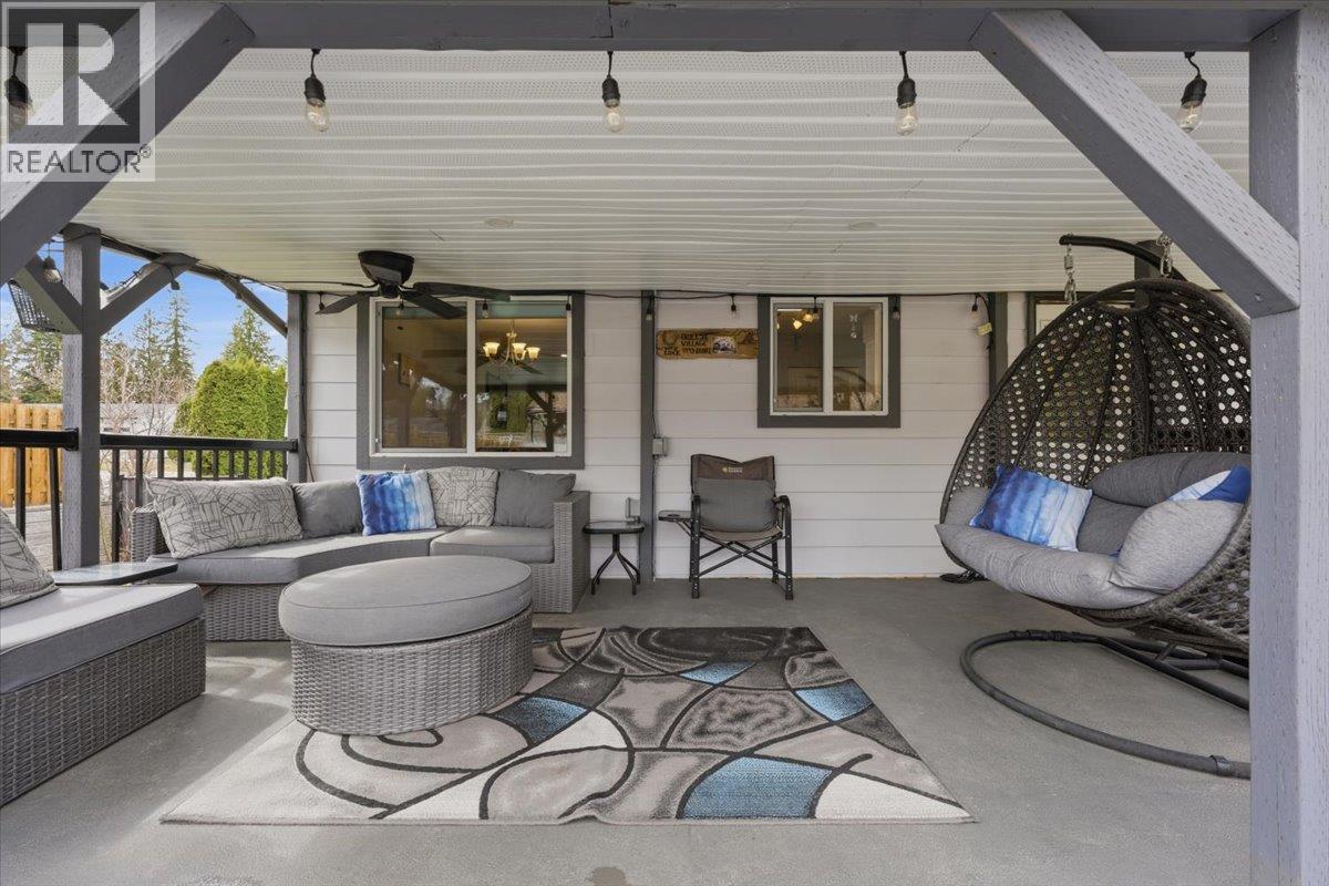 330 27 Street NE - 36