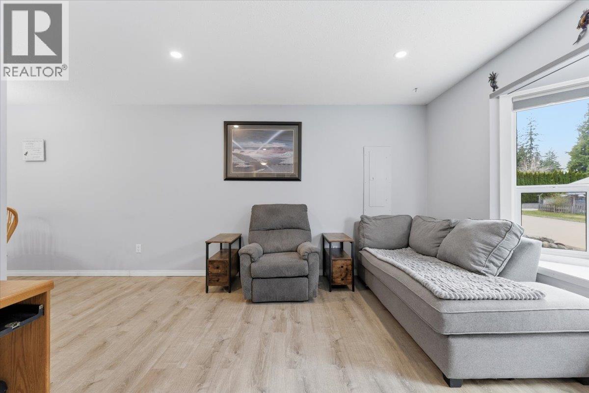 330 27 STREET NE - 5