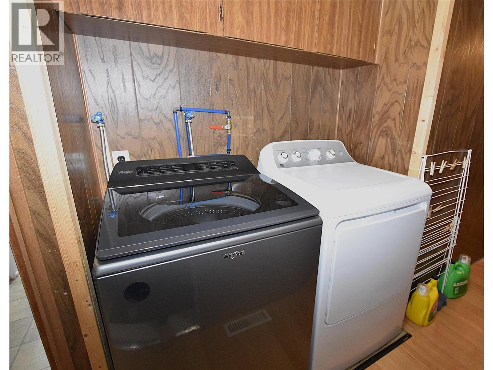 #19 8508 CLERKE ROAD - 27