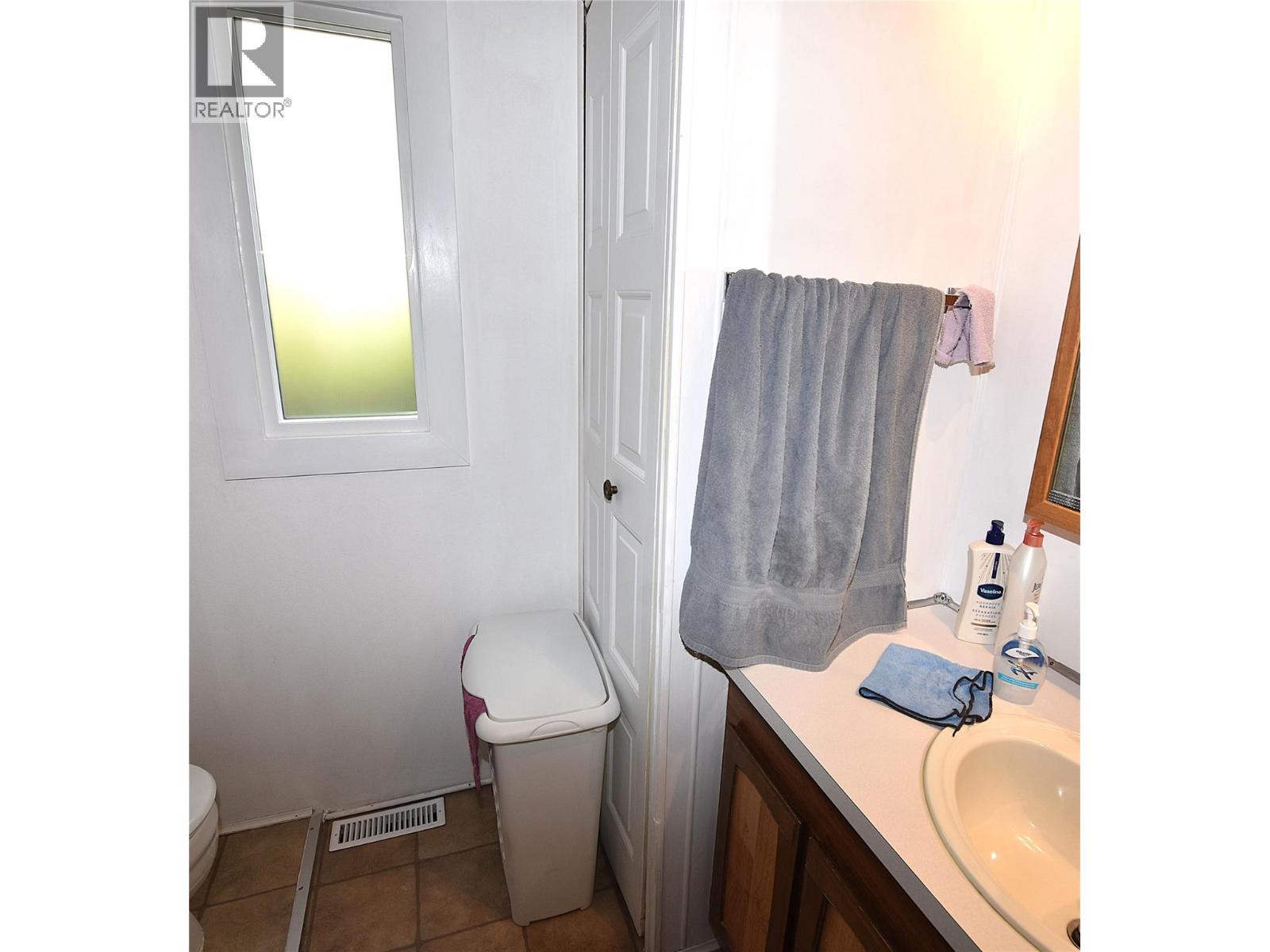 #19 8508 CLERKE ROAD - 25