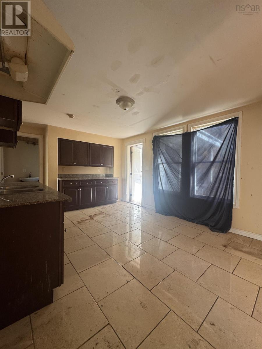 Property 30 of 32 of 13 Centre Street