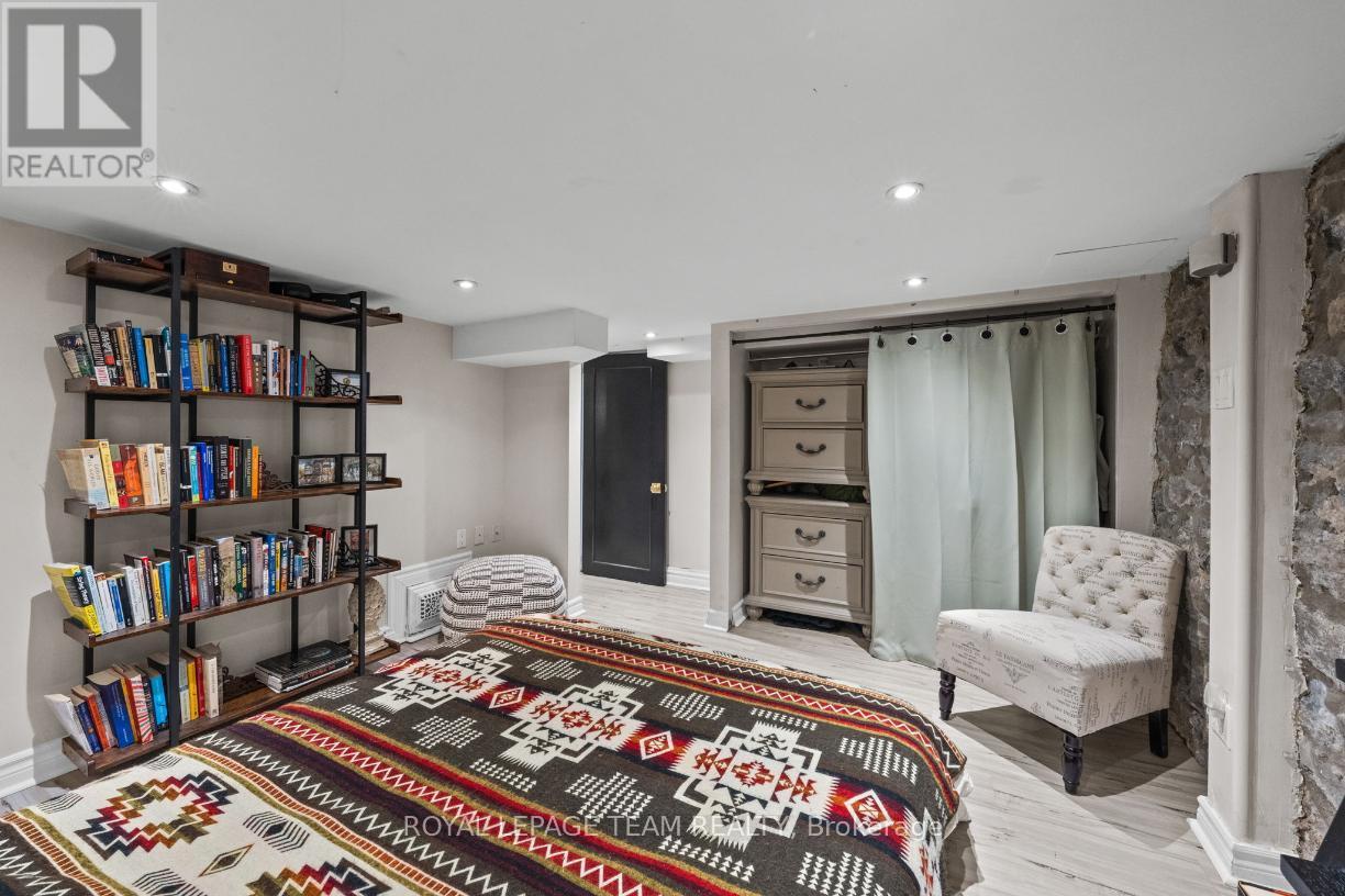 529 MCLEOD STREET - 36