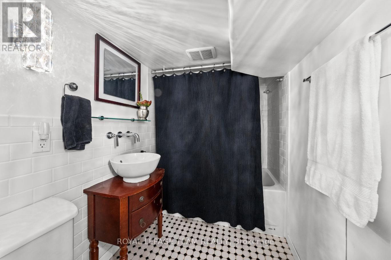 529 MCLEOD STREET - 39