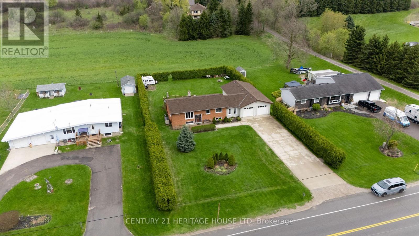 2720 CATHERINE STREET — photo 39