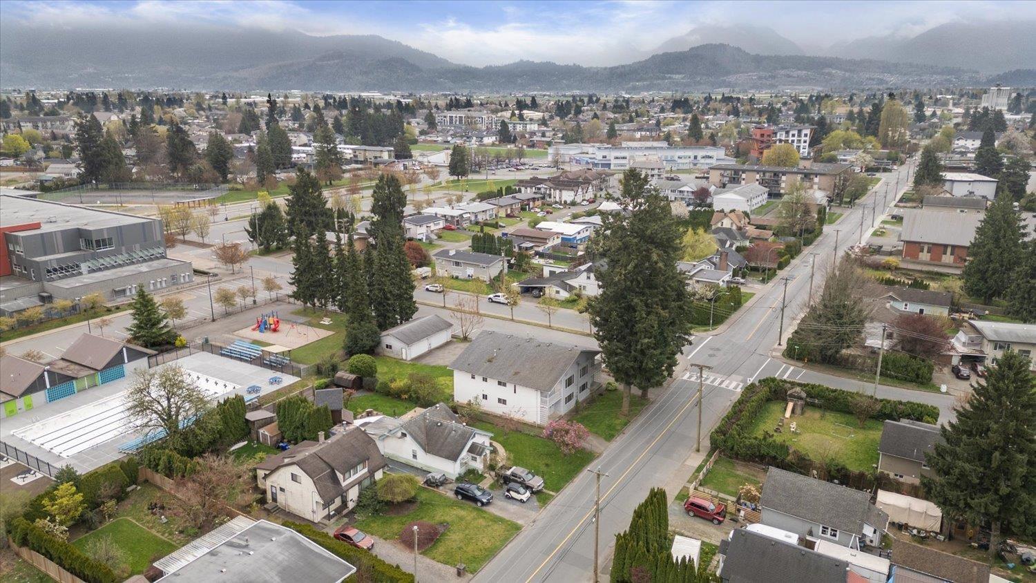 9584- 9586 WILLIAMS STREET, Chilliwack Proper East, Chilliwack
