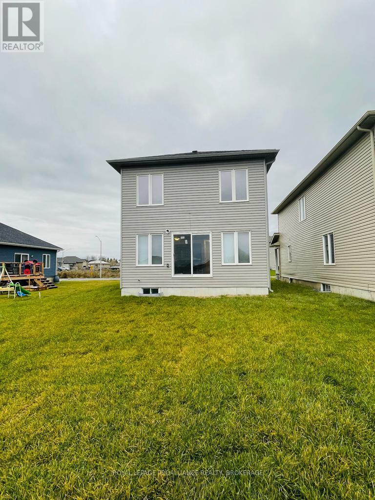 31 BRENNAN CRESCENT - 10