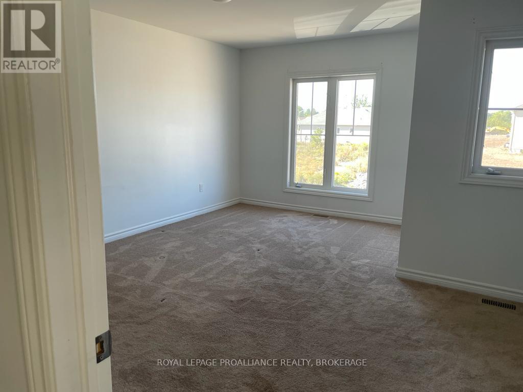 31 BRENNAN CRESCENT - 4