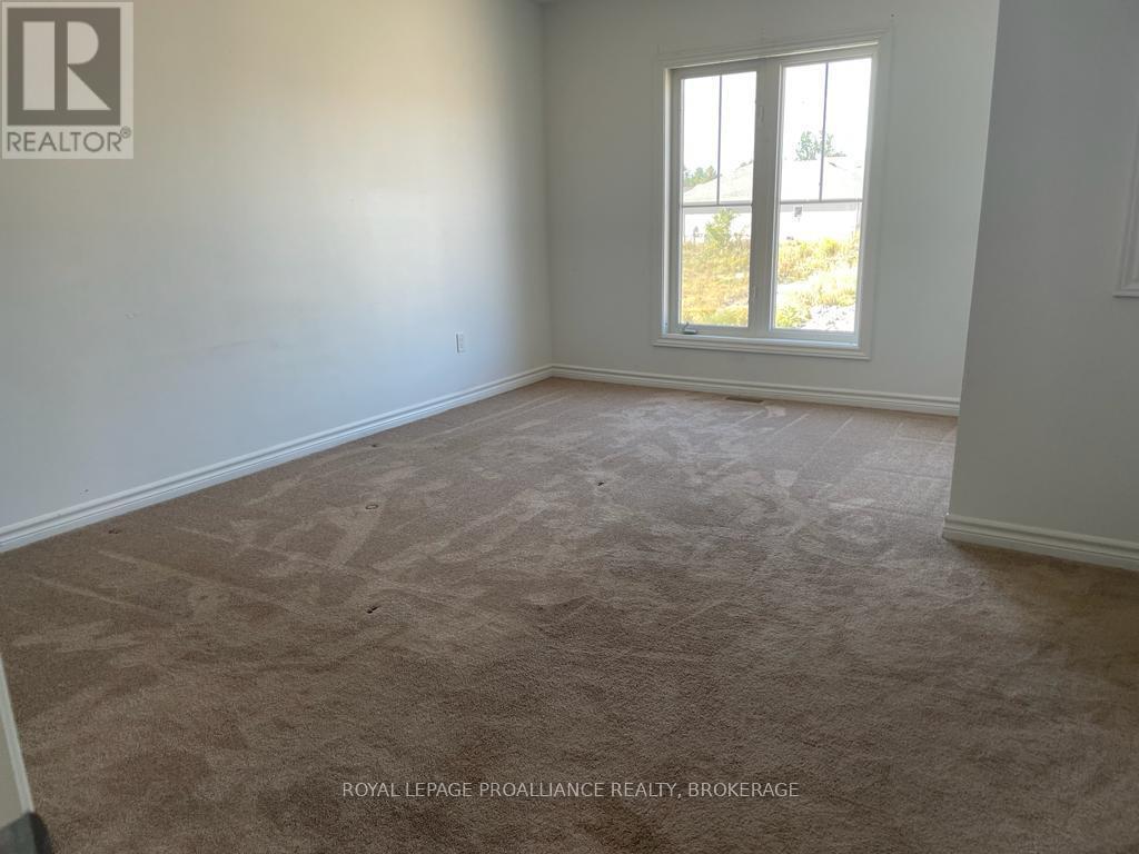 31 BRENNAN CRESCENT - 5