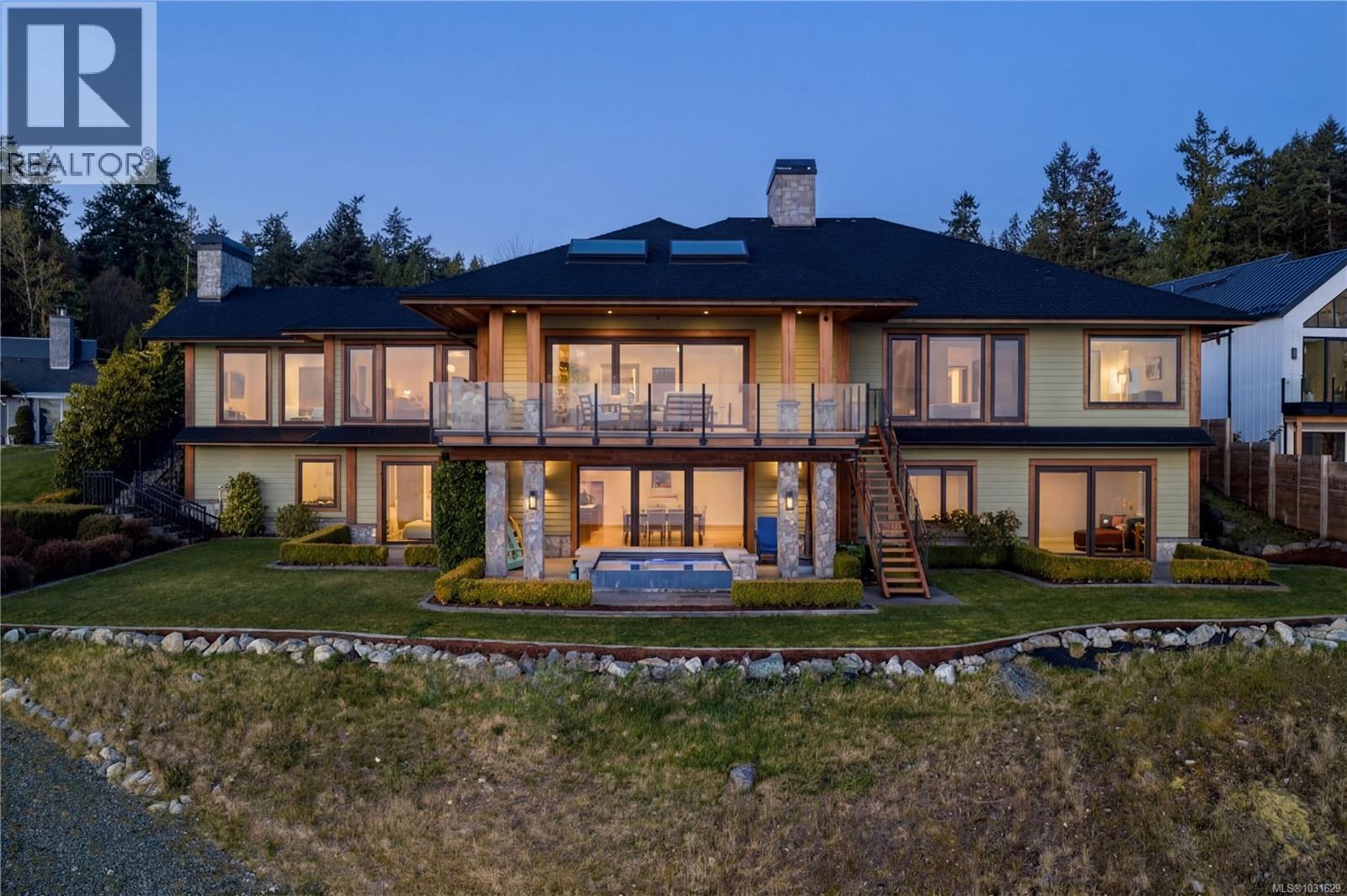  3070 Beachfront Crescent, Mill Bay