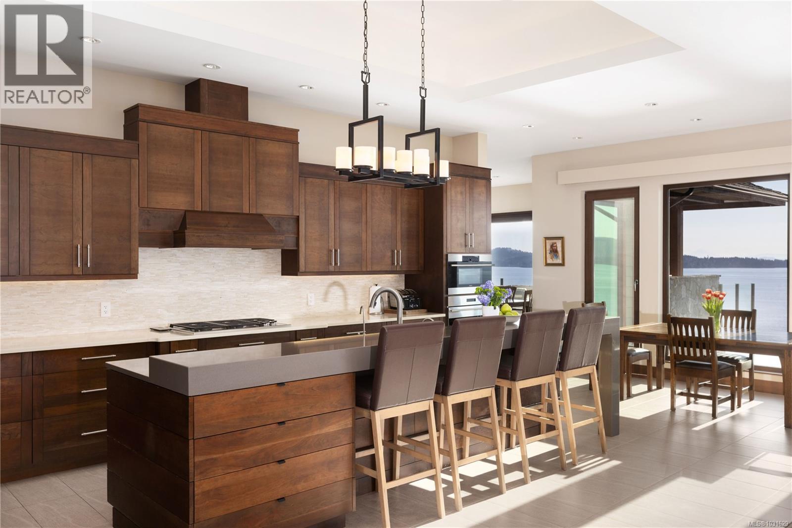  3070 Beachfront Crescent, Mill Bay