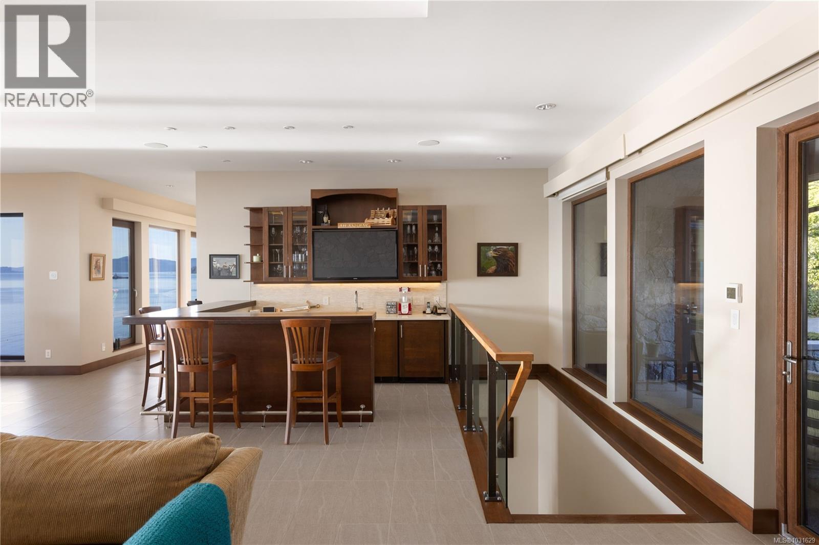  3070 Beachfront Crescent, Mill Bay