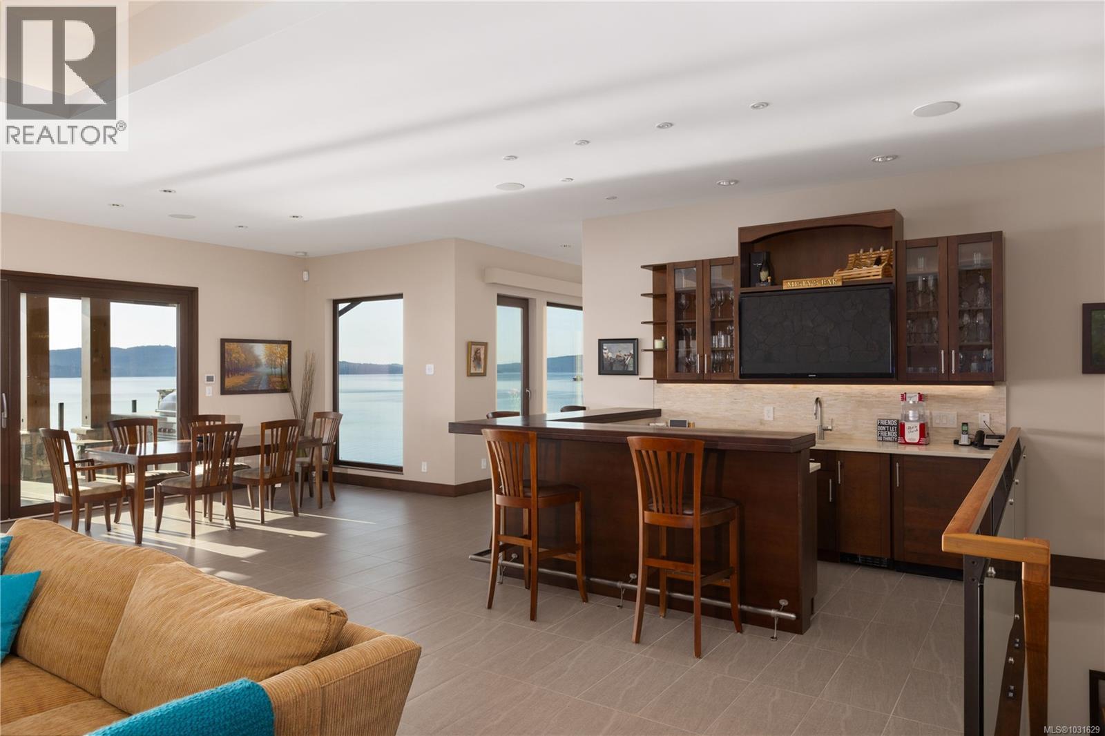  3070 Beachfront Crescent, Mill Bay