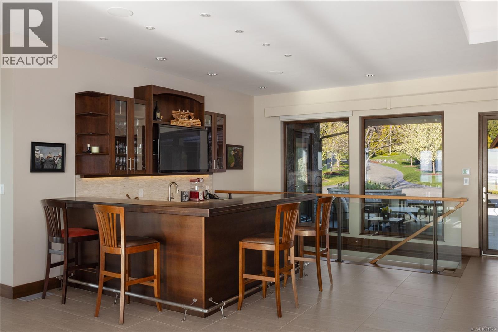  3070 Beachfront Crescent, Mill Bay