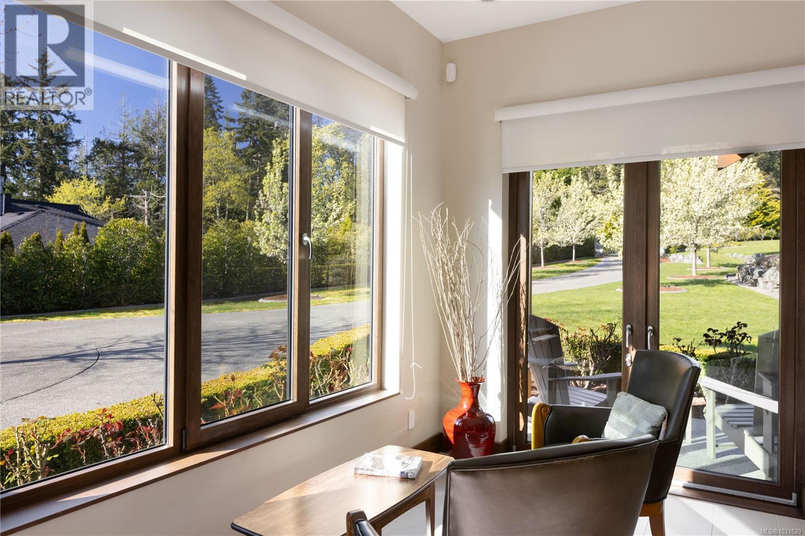  3070 Beachfront Crescent, Mill Bay