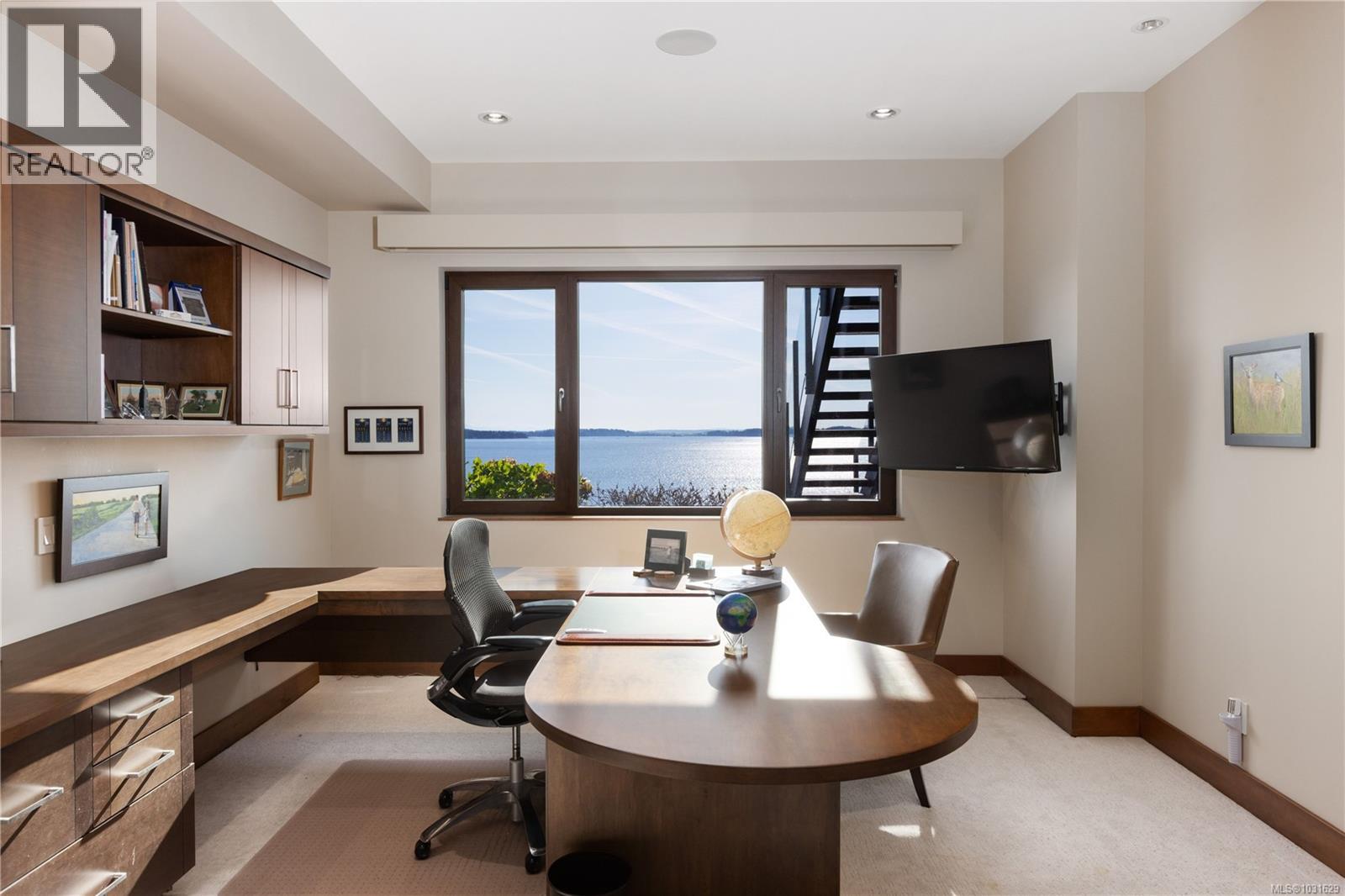  3070 Beachfront Crescent, Mill Bay