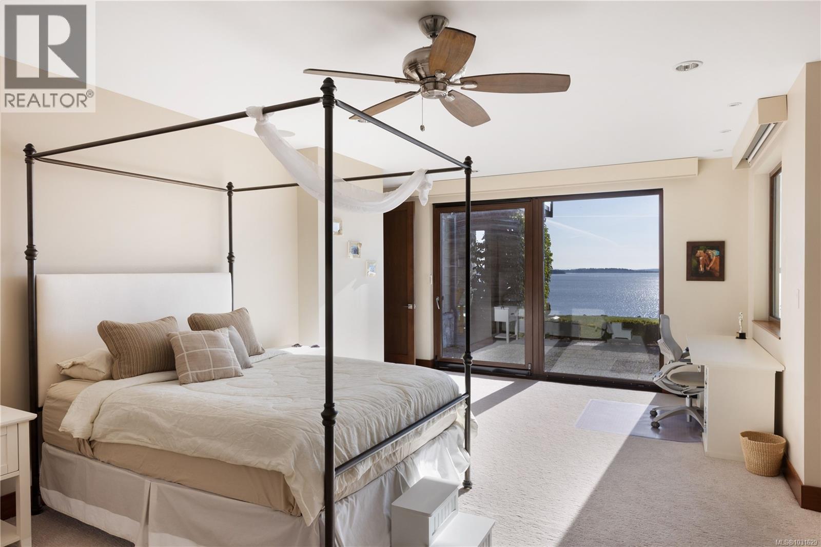  3070 Beachfront Crescent, Mill Bay