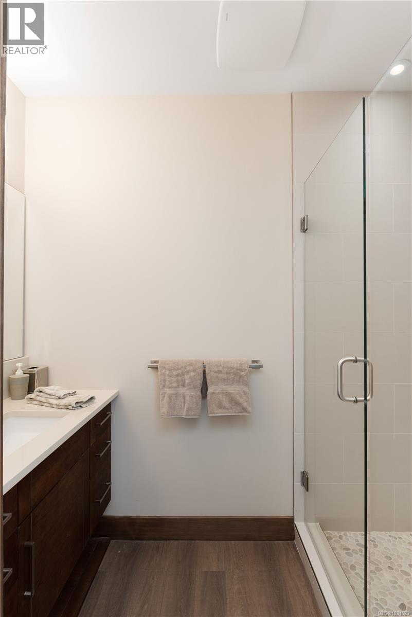  3070 Beachfront Crescent, Mill Bay