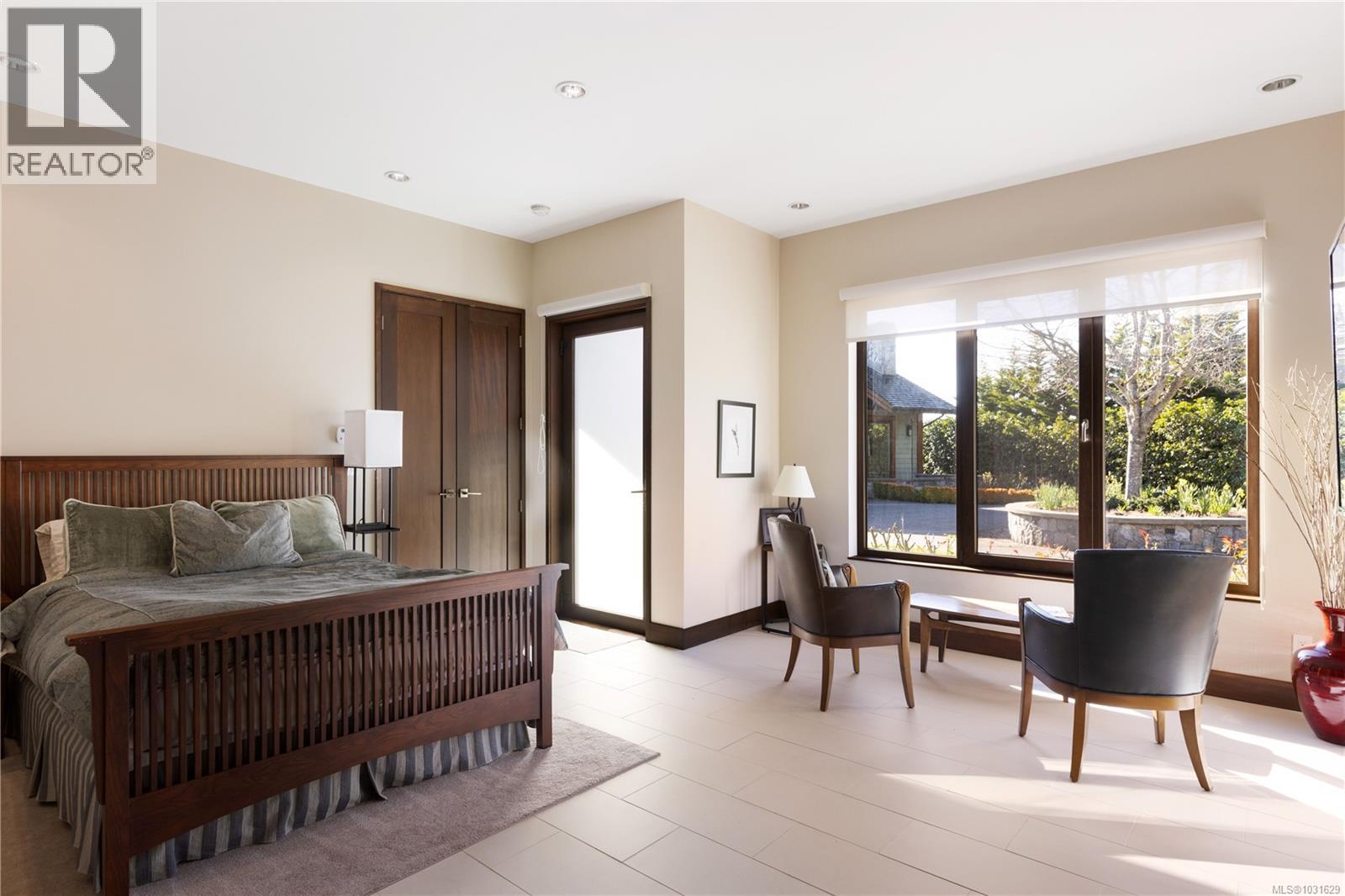  3070 Beachfront Crescent, Mill Bay