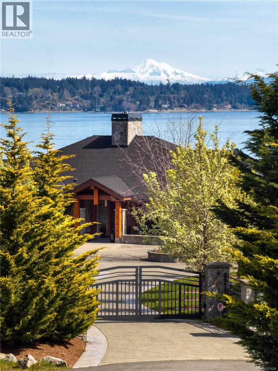  3070 Beachfront Crescent, Mill Bay