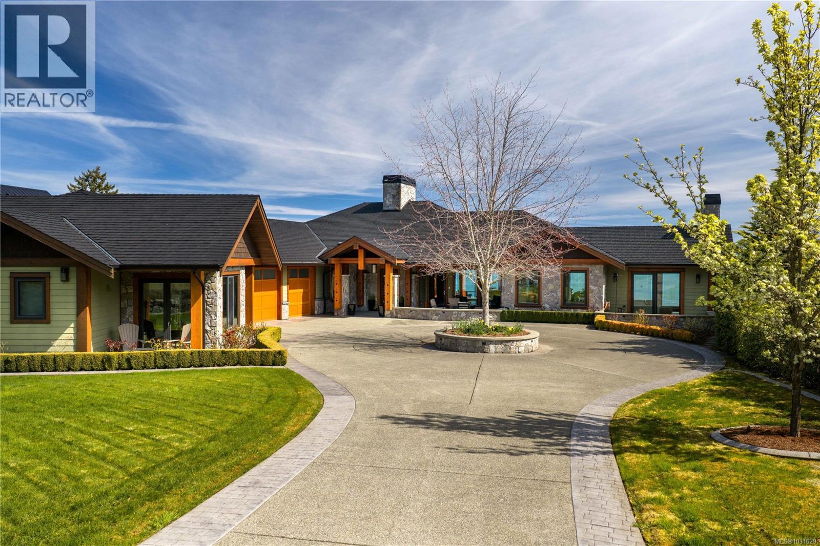  3070 Beachfront Crescent, Mill Bay