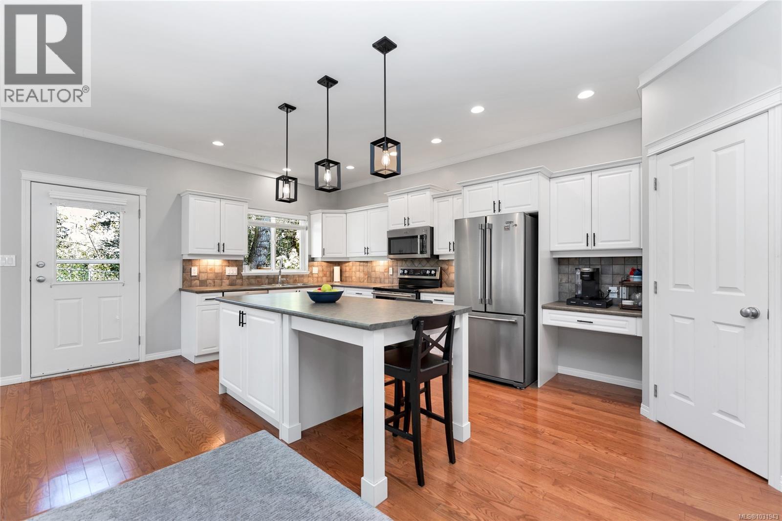 29 STONERIDGE DR - 6