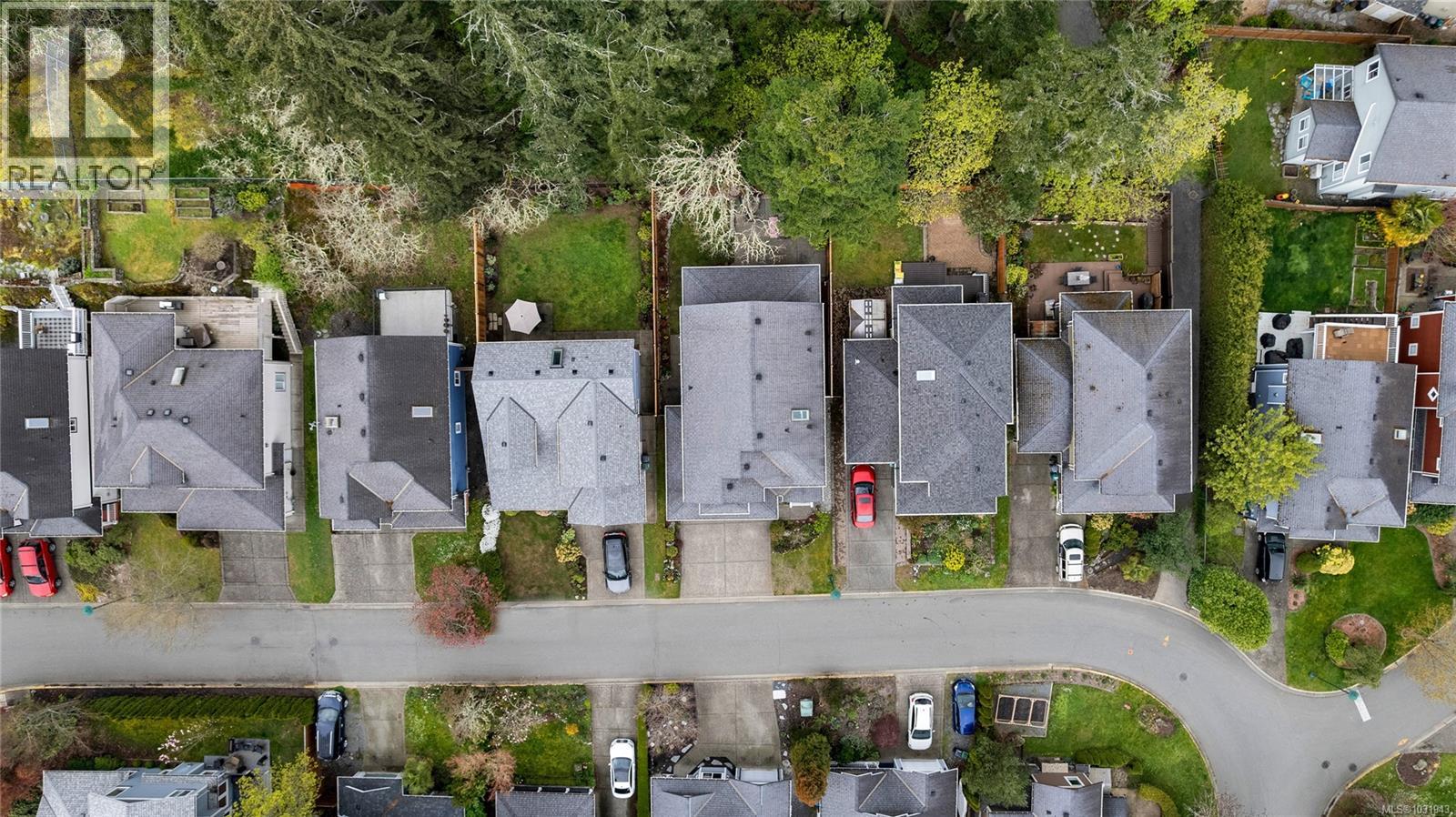 29 STONERIDGE DR - 42