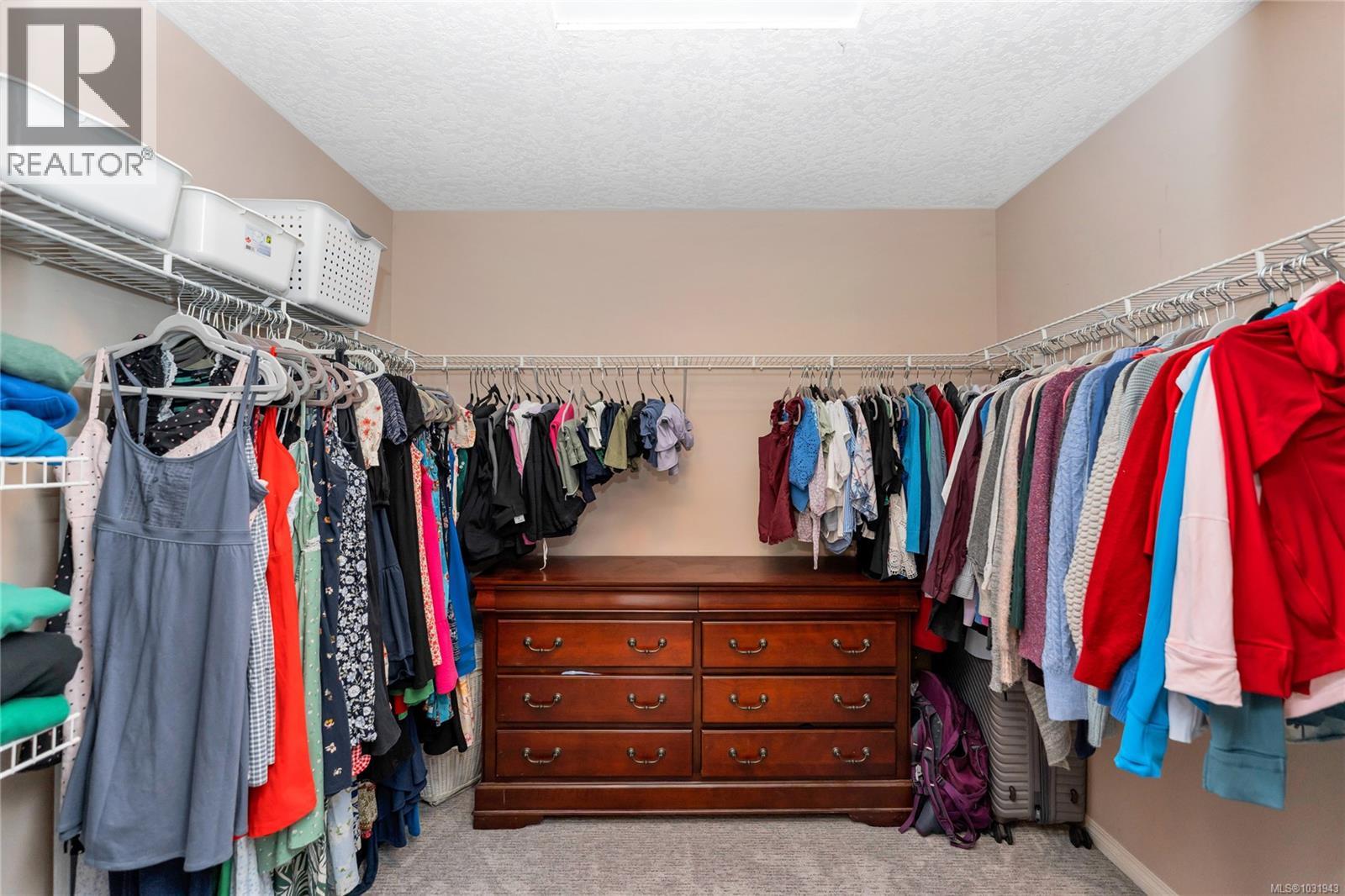 29 STONERIDGE DR - 27